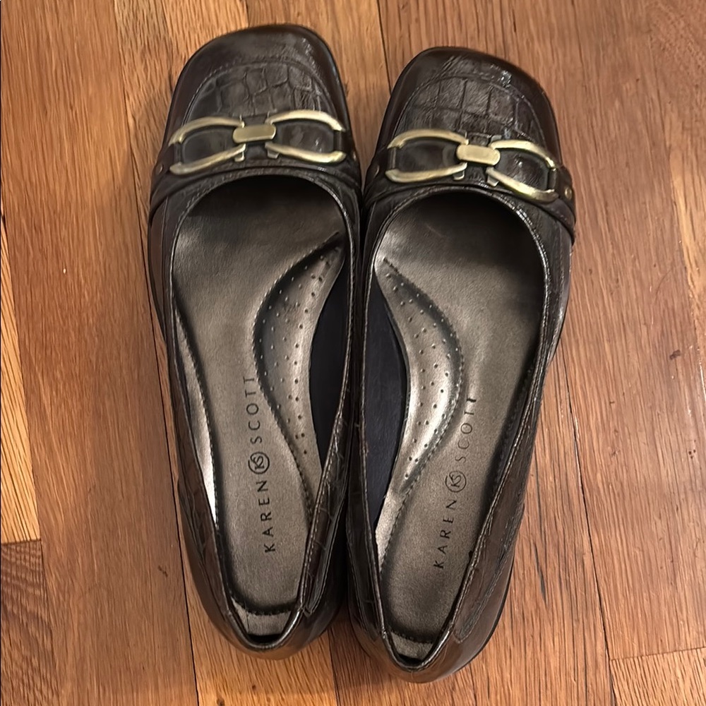 Karen Scott slip on ballet flats in chocolate with buckle size 7
